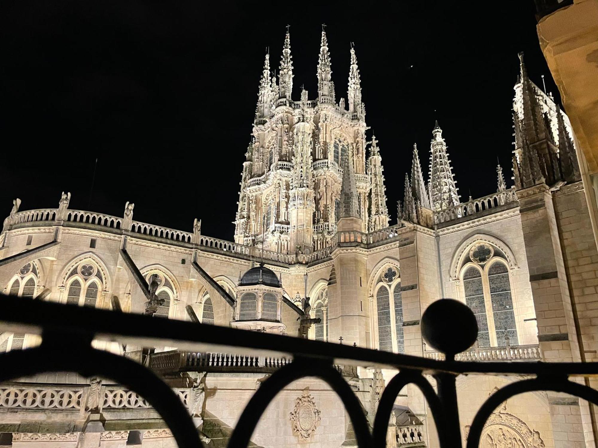 Contemplando La Catedral By Exclusive Burgos Apartments Luaran gambar